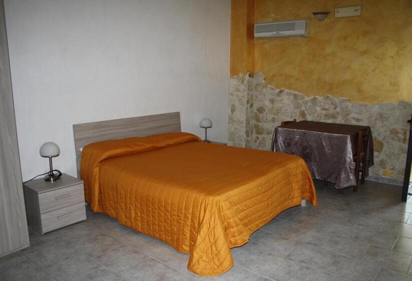 חדר סטנדרט לארבעה, B&b Borgo Pileri