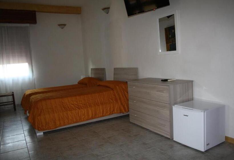 חדר סטנדרט לארבעה, B&b Borgo Pileri