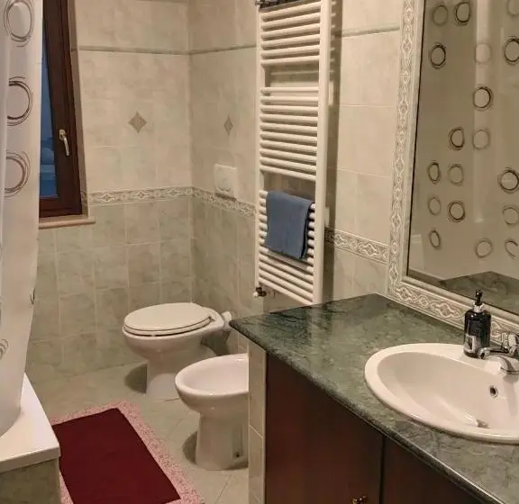 バス共有のスタンダードルーム, B&b Casa Regina