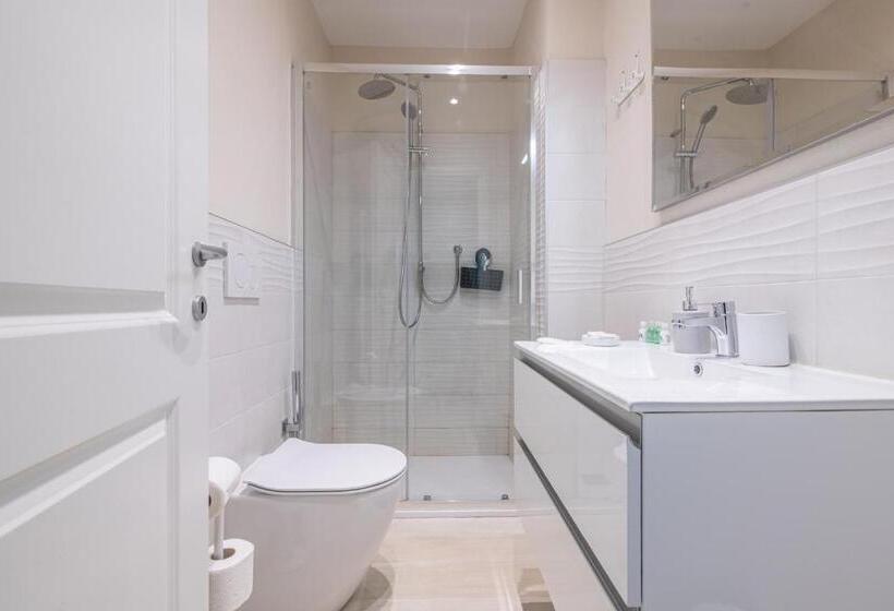 اتاق استاندارد سه نفره, B&b La Stella