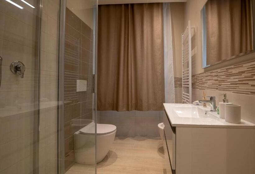 اتاق استاندارد سه نفره, B&b La Stella