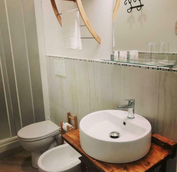 标准间, Tre Orologi