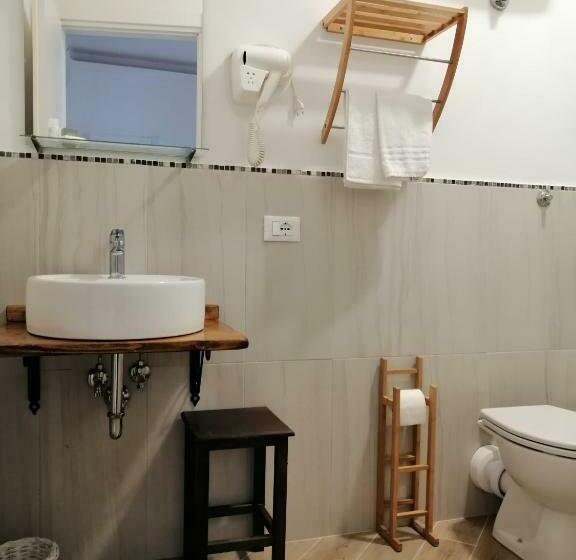 标准间, Tre Orologi