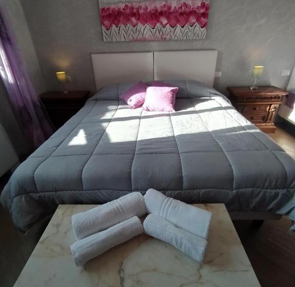 اتاق لوکس با چشمانداز باغ, La Bouganville B&b