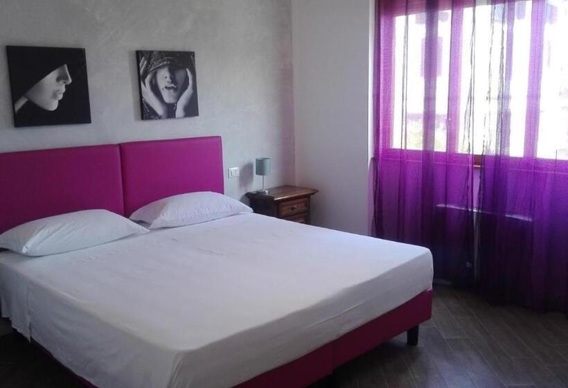 اتاق لوکس با چشمانداز باغ, La Bouganville B&b