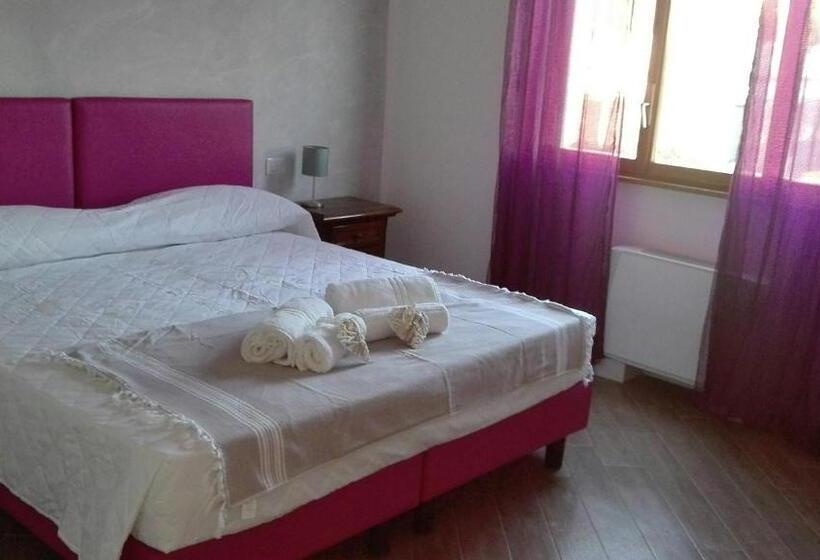 اتاق لوکس با چشمانداز باغ, La Bouganville B&b