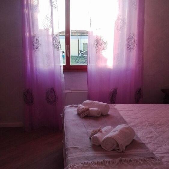 اتاق لوکس, La Bouganville B&b