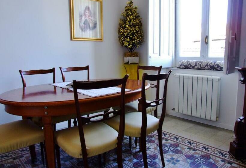 اتاق لوکس, L Una Di Notte