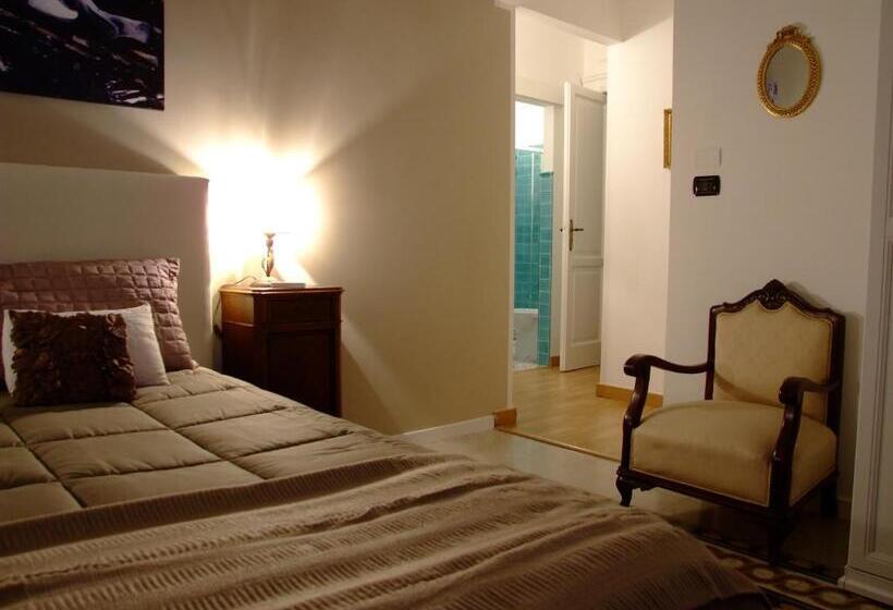 اتاق استاندارد سه نفره, L Una Di Notte
