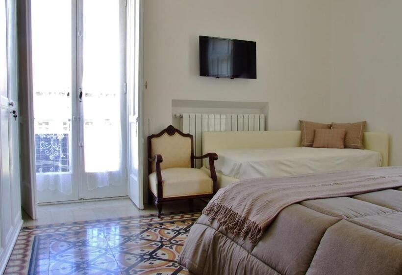 اتاق استاندارد سه نفره, L Una Di Notte