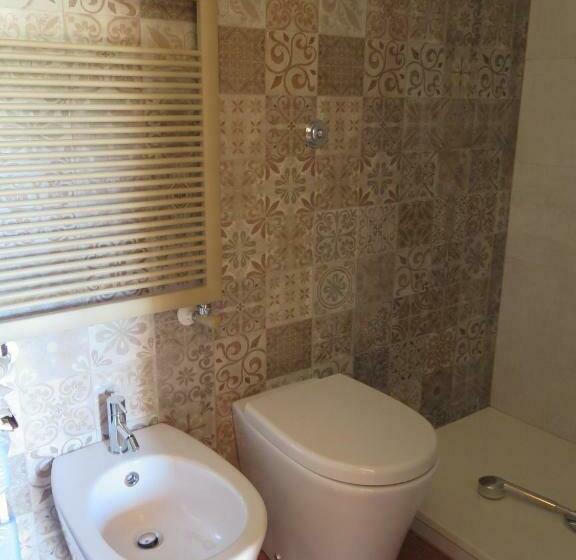 标准三人间, Porta Baciamano