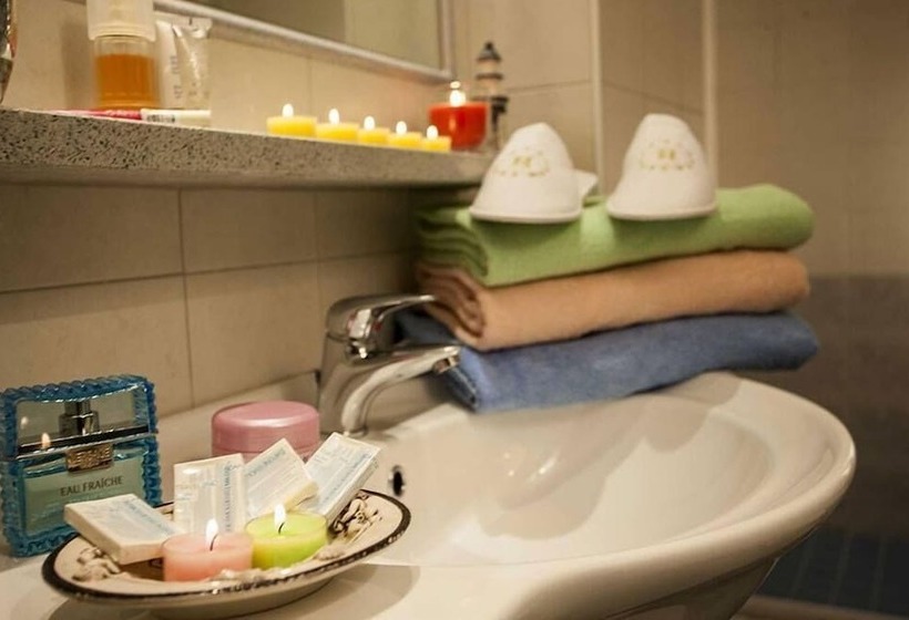 اتاق استاندارد, Alda Amelia