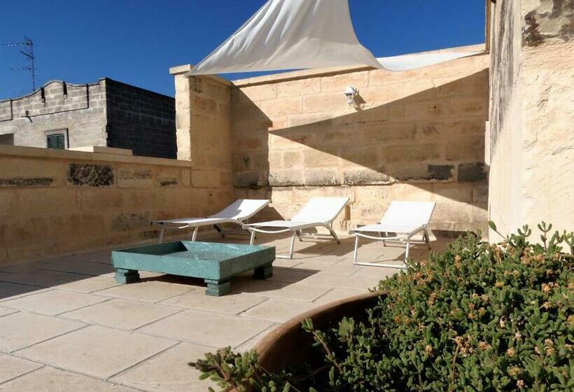 Standart Oda, Li Perrini Boutique B&b