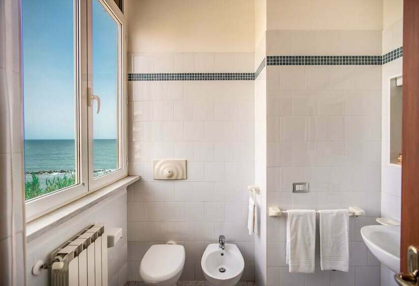 Номер Стандарт Трехместный, Villa Mg