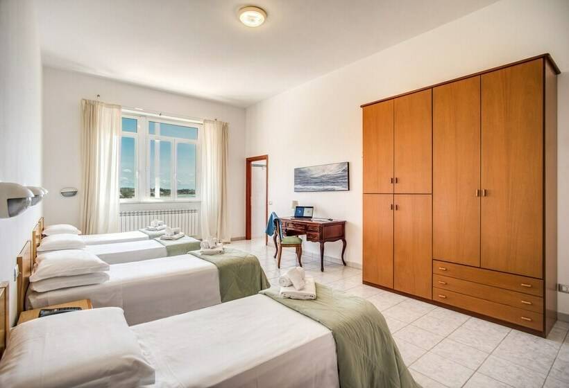 Четырехместный Номер Стандарт, Villa Mg