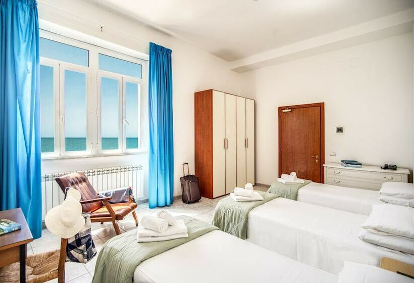 Номер Стандарт Трехместный, Villa Mg