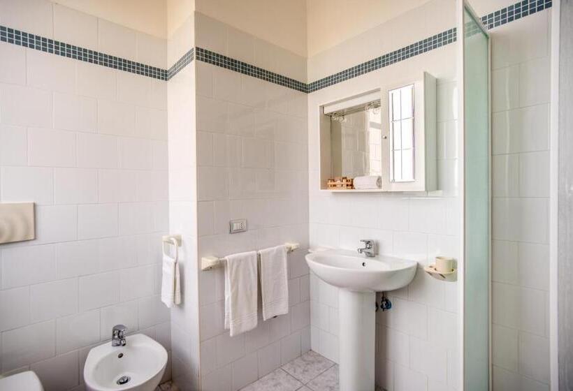 标准三人间, Villa Mg