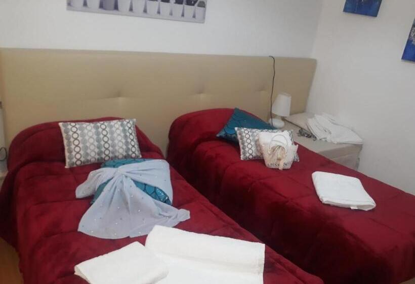 اتاق اکونومی, Affittacamere Il Cortile