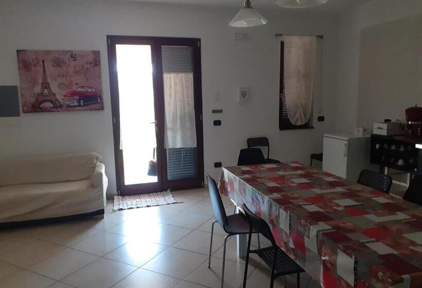 غرفة قياسية ثلاثية, La Maison Di Sara