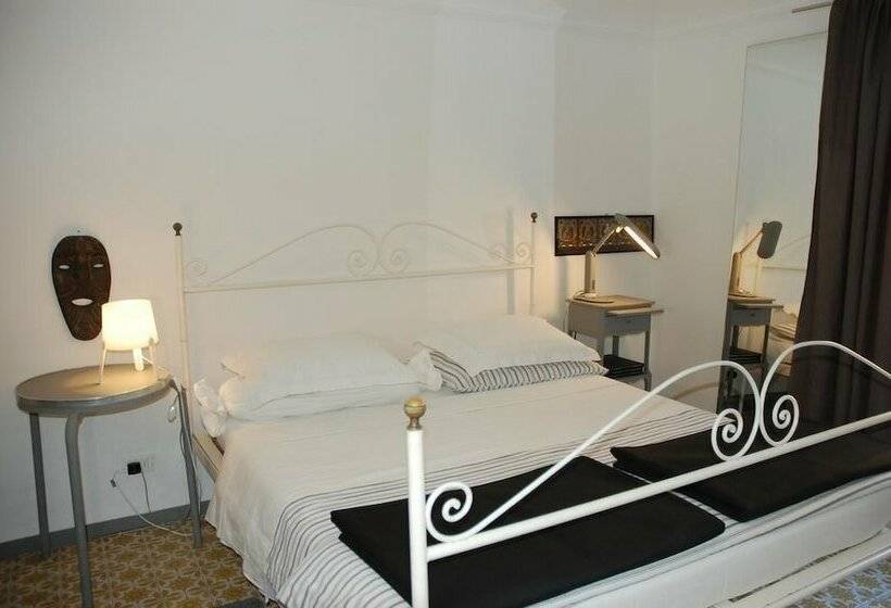 اتاق استاندارد سه نفره, Virginias B&b