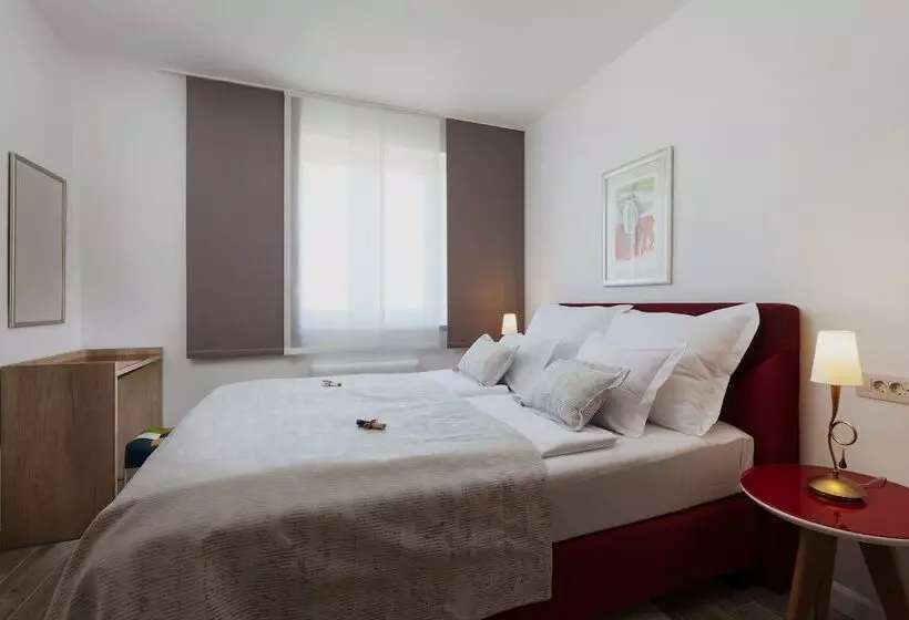 エコノミールーム, Aparthotel Pharia