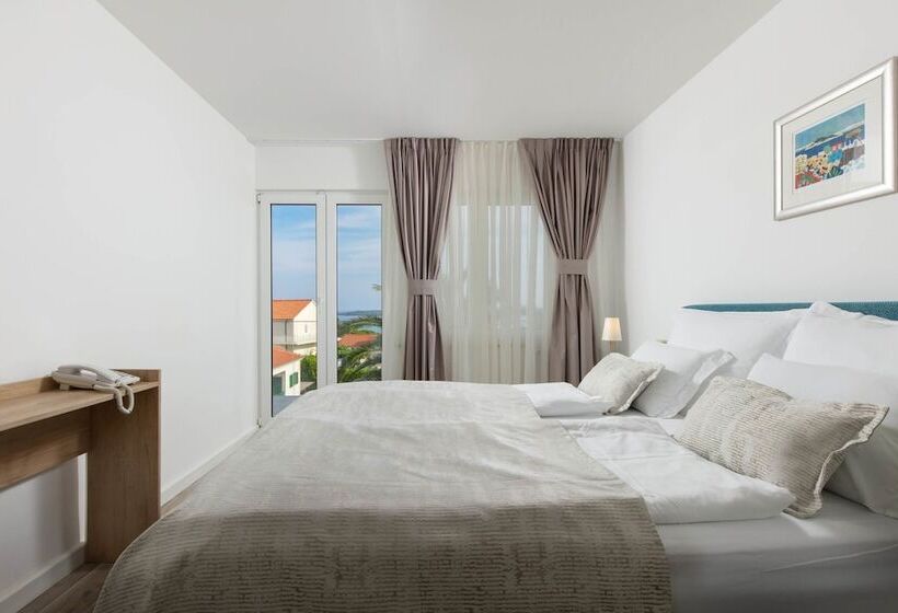 חדר סטנדרט נוף לים, Aparthotel Pharia