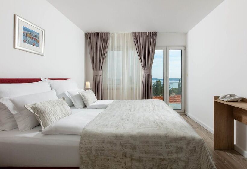 스탠다드 룸 바다 전망, Aparthotel Pharia