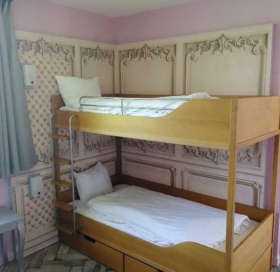 スイート, Explorers Hotel Marne La Vallée