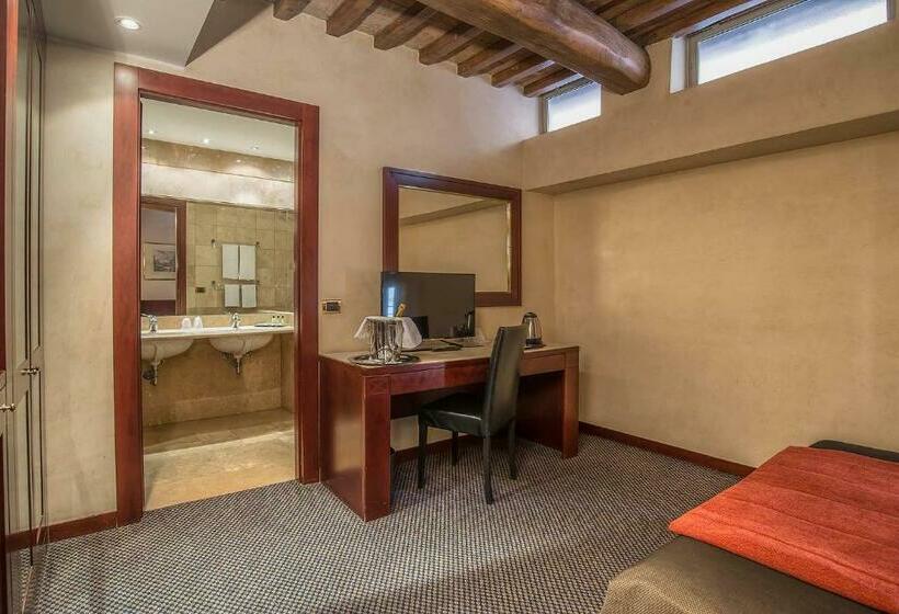 חדר סופריור, Accademia