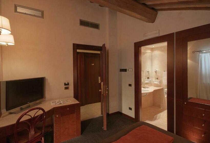 חדר סופריור, Accademia