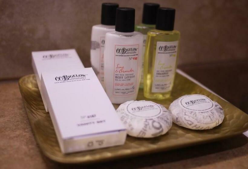 חדר קלאב, Accademia