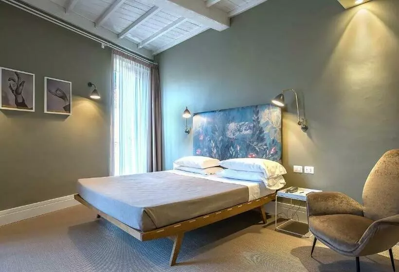 اتاق کلاب, Accademia