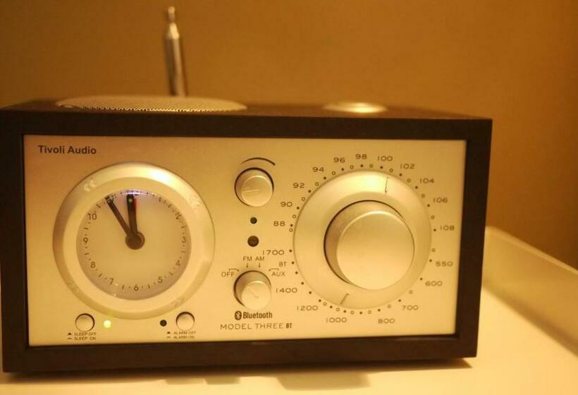 חדר קלאב, Accademia