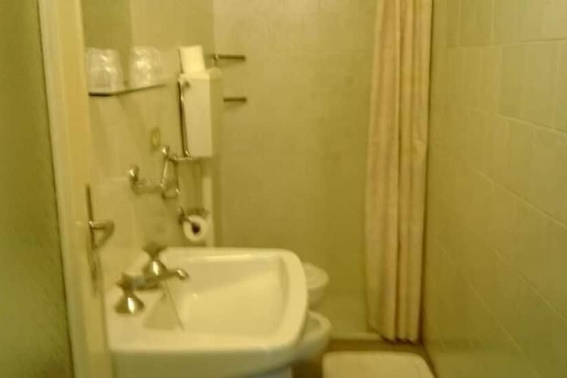 スタンダード４人部屋, Al Brunet