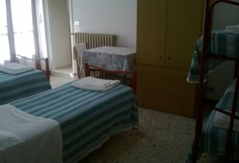 スタンダード４人部屋, Al Brunet