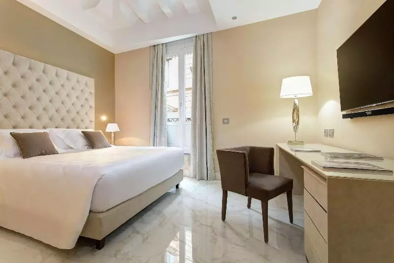 Camera Deluxe, Aleph Rome Hotel Curio Collection By Hilton