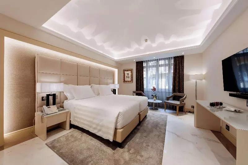 Camera Deluxe, Aleph Rome Hotel Curio Collection By Hilton
