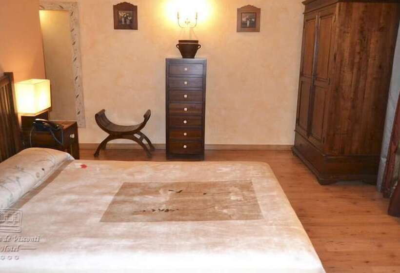 חדר סופריור עם ג'קוזי, Condes De Visconti