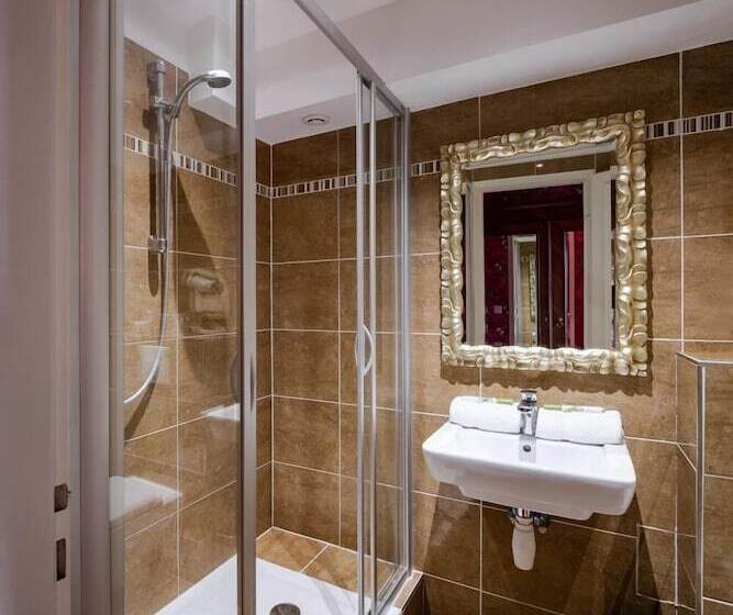 コンフォートルーム, Des Deux Clefs