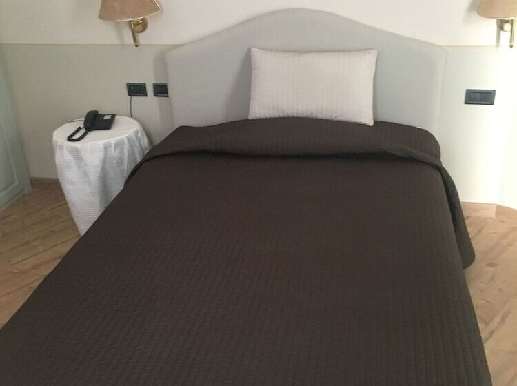 חדר סטנדרט יחיד, Green