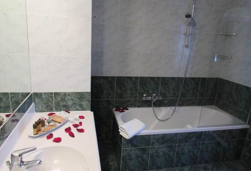 סוויטת ג'וניור, Green