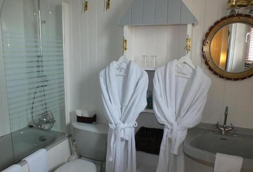 高级家庭房间, Hôtel Restaurant Salon De Thé Le Beauséjour