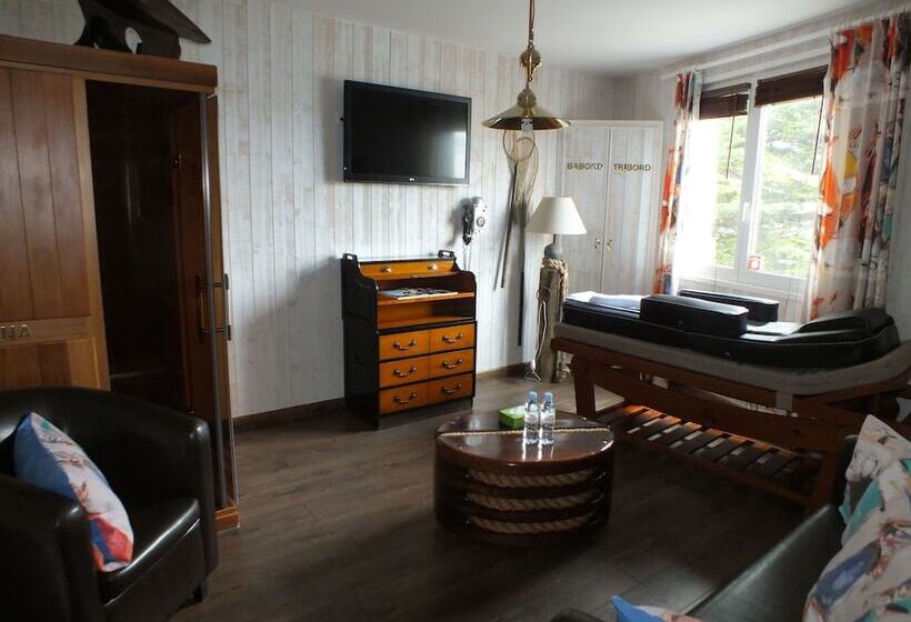 高级套房带海景, Hôtel Restaurant Salon De Thé Le Beauséjour