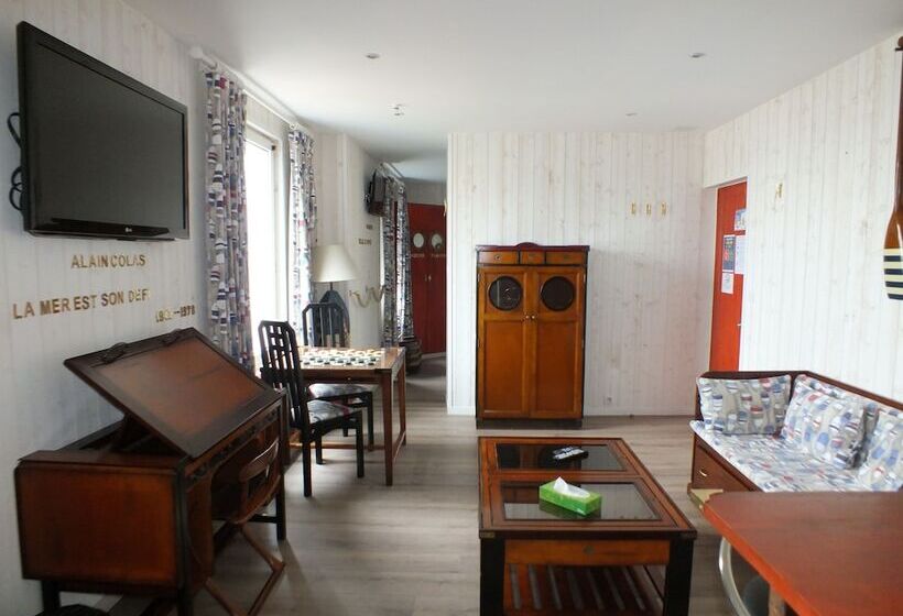 带1个卧室的带海景的公寓, Hôtel Restaurant Salon De Thé Le Beauséjour