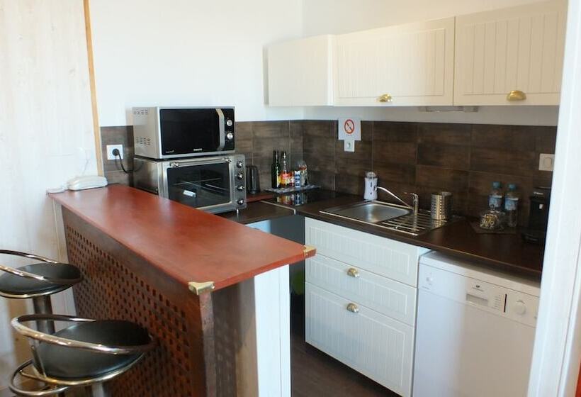 Апартаменты 1 Спальня Вид на Море, Hôtel   Restaurant   Salon De Thé Le Beauséjour