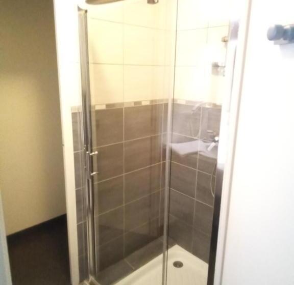 חדר סטנדרט, Hôtel Restaurant Bar Du Commerce   Kb Hotel Group