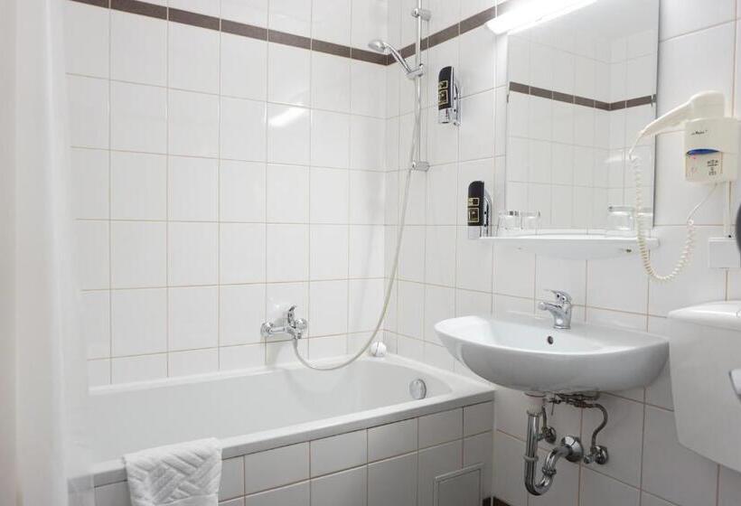 标准三人间, Kaffeemuhle