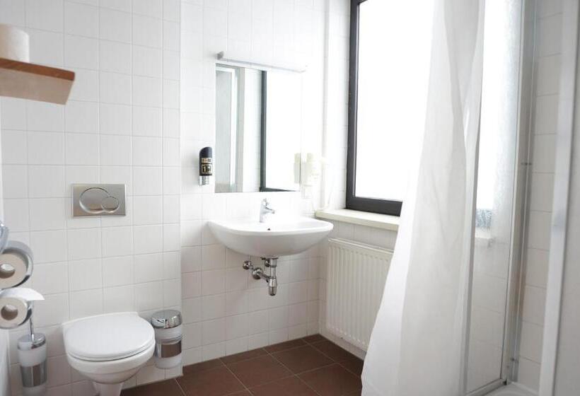 标准三人间, Kaffeemuhle