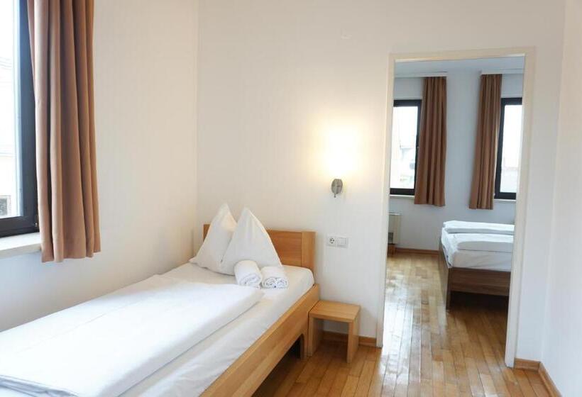 标准三人间, Kaffeemuhle