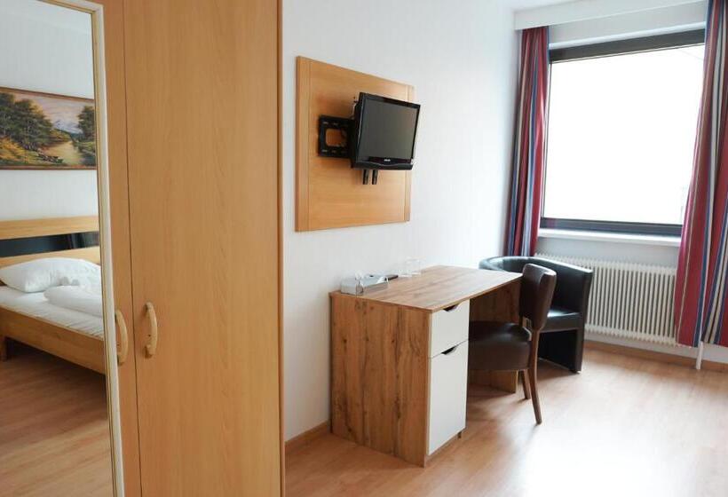 标准三人间, Kaffeemuhle